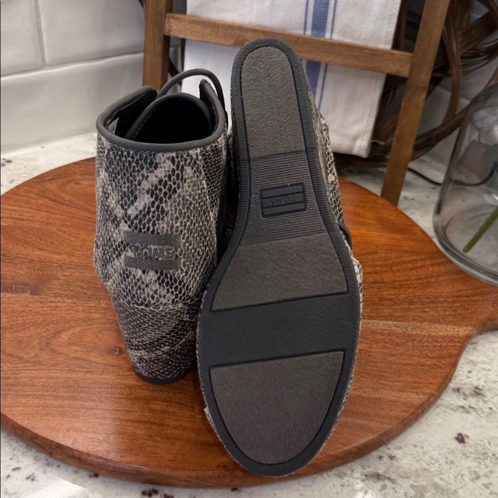 TOMS Kala Wedge Booties - Picture 9 of 13